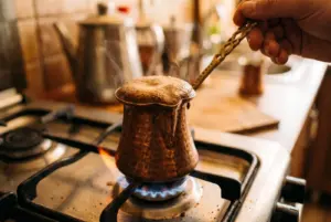 Türk kahvesi pişirme (kapak)